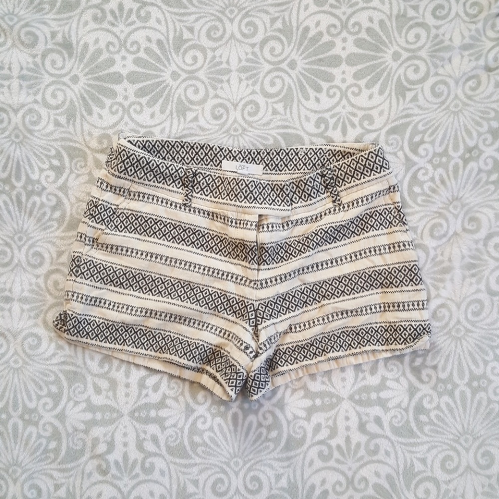 Ann Taylor loft Riviera shorts size 2